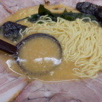 壱発ラーメン 相模原店 - チャーシュー味噌ラーメン　麺＆汁アップ