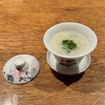 上方中華 新瓊 - 暖胃鮮粥（食前の胃を温めるため）濃い味で身体に優しさ感じました。