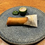 上方中華 新瓊 - トラフグの春巻き、と