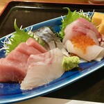 Hakuzan - 鯛、メバチマグロ、〆さば、イカ&イクラ、カンパチ、タコ、だし巻き玉子