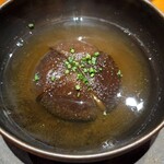 馳走西健一 - 玉取茸のコンソメ