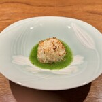 上方中華 新瓊 - ヒラメを獅子の頭に見立て、緑のソースは魚ベースの山椒ソース(全く辛くなく癖ない)