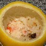 一六四 三上ル - 更に下には蟹のほぐし身がある。