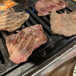 焼肉ホルモン まる久商店 - 