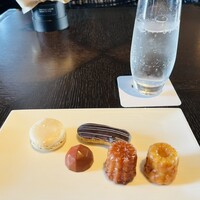 DINING & BAR TABLE 9 TOKYO - 