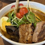 Soup Curry Suage Tenjin - 野菜たっぷりベジタブルに角煮をトッピング