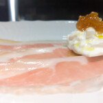 commedia - 生ハムとブッラータチーズ、シトロンジャム添え