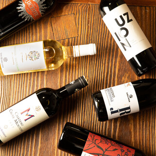 ◇世界各国から厳選したワイン50種類以上◇月替りワインも