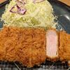 Tonkatsu Datekatsu - 数量限定の宮城豚上ロースかつ御膳の上ロースかつのアップ