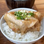 ひこま豚食堂＆精肉店 Boodeli - 3種のよくばり丼の生姜焼丼