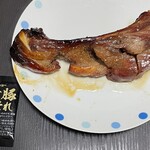 Moriya Shouten - 骨付き焼豚（スペアリブ）＋サービスの焼豚のたれ