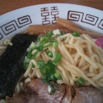 隠れ家 - 麺は中太でモチモチ