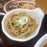 山田うどん食堂 - 山田ではもつ煮をパンチと呼びます