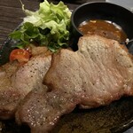 個室焼き鳥 あか峯 - ワインポークの炙り焼き