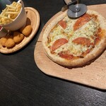 プライベート個室×肉バル バーデンバーデン - pizza  ポテトフライ
