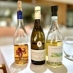 ウシマル - ３種類の白ワイン。選んだのは『BOURGOGONE BLANC2019』。