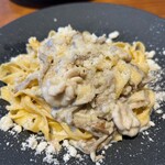 OSTERIA MURIVECCHI - 自家製タリアテッレ　秋田県産だだみと華舞茸のクリームソース