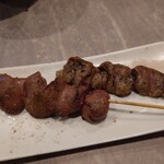 食楽処 気まぐれ - レバー、ハツ(税込)。
      