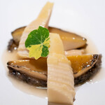 レストラン オオツ - 2024.1 函館産エビアワビ 生ハムと椎茸出汁の葛寄せ 合馬産筍