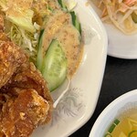 Toukaen - 唐揚げ定食800円（大盛り900円）右