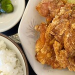 Toukaen - 唐揚げ定食800円（大盛り900円）左