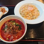 紅花 - 五目チャーハンと小担々麺セット