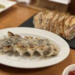 スタンドシャン食 -Tokyo赤坂見附- Champagne & GYOZA BAR - 