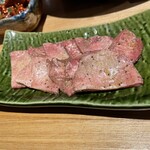 Yakiniku Horumon Nikuya Shokudou - 上生タン