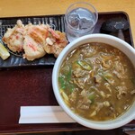 つきろう - 鶏天が生姜入りの衣。カレーうどんにはお水が添えられている。