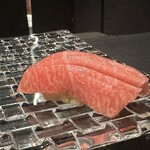 赤坂 鮨大谷 - 塩釜の鮪大トロ　長崎の藻塩