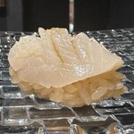 赤坂 鮨大谷 - 低温調理のホタテ