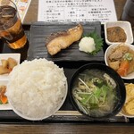 居酒食堂 わ楽 - 生ブリの塩焼き定食　1,100円　R6.1.13