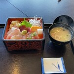 生簀屋 海 - 特選ちらし @2,800円 