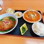 Chuukaryouri Mansei - 日替わりランチ、台湾ラーメンと焼肉玉子