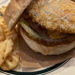 CRUZ BURGERS & CRAFT BEERS - 