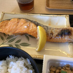 Nakazato - 鮭が大きい