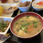 なか里 - 具だくさん味噌汁