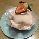 GOLD SHEEP CAFE - 【生いちご大福】カスタードと生クリームを求肥で包んだ洋な大福！