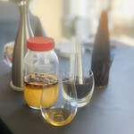 プレゼンテ スギ - ノンアル-10：スズメバチを漬けた蜂蜜...