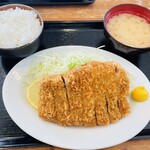 Tonkatsu Iso - スペカツ定食