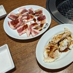 Yakiniku No Watami - 続いて、にんにく味噌三元豚・シマチョウ(タレ)