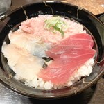 若狭家 - 本日限定丼【ねぎとろ、マグロ、赤魚】。