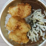 カレーしか勝たん - 料理写真:チキンカツ チーズ トッピング