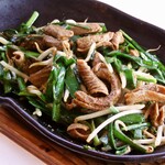 Stir-fried offal chives