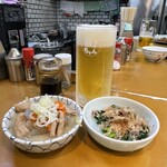 福ちゃん - 生ビールは黒生♡もつ煮込みとおひたしで始めました。