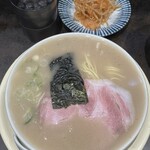中洲 川端 きりん - 豚骨ラーメン (750円)