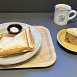 Kokode Coffee - ハムチーズホットサンド、キャロットケーキ