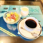 珈琲専門館 伯爵 - サラダ コーヒー