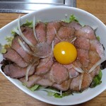 お肉のつしま - ローストビーフ丼1320円