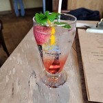 curation - 苺のソーダ